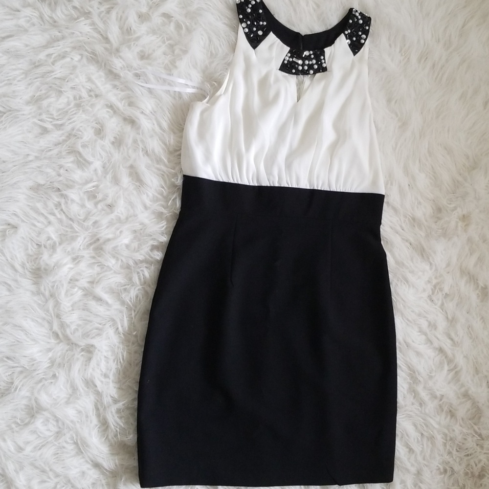 Black/white cocktail mini dress